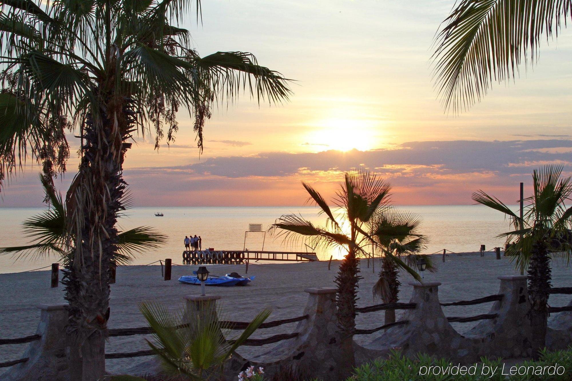 Buena Vista Oceanfront & Hot Springs Resort บูเอนาวิสตา ภายนอก รูปภาพ